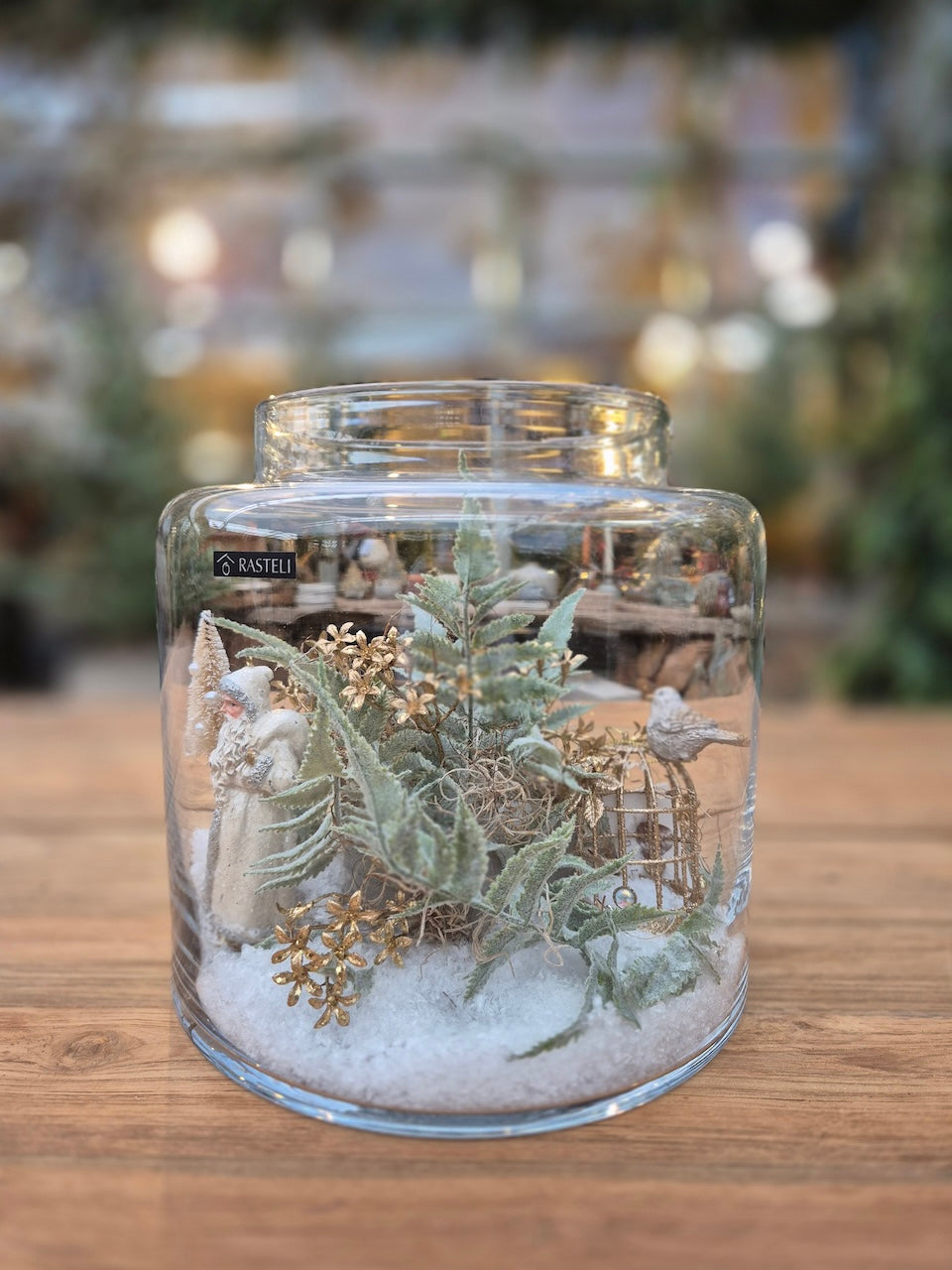 The Pavilion Christmas Glass Centrepiece - Snowy Scene